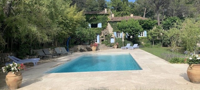 Wonderful old farmhouse 5 minutes from the medieval village of Seillans. in Seillans