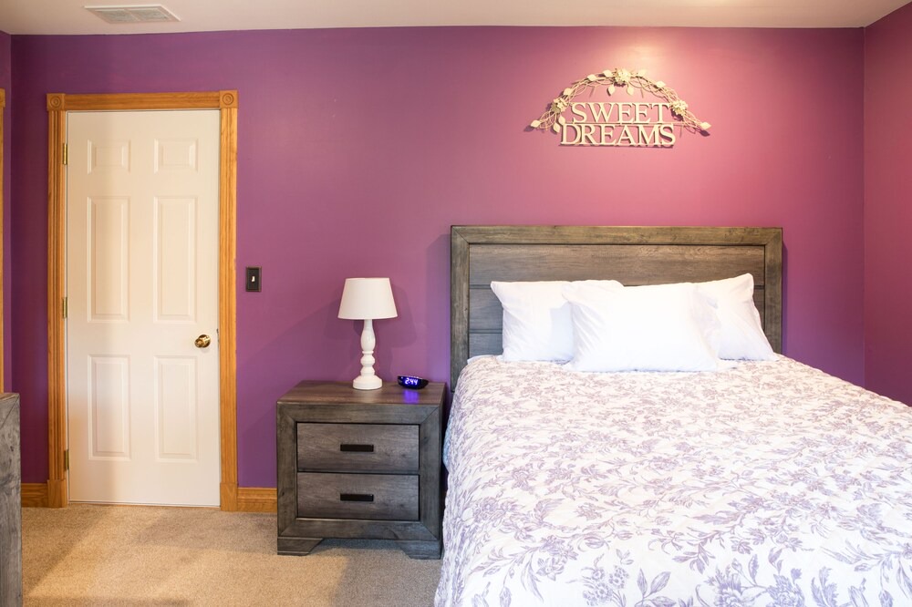 Adair House | Park Place Estate - Relax in a peaceful, country setting!