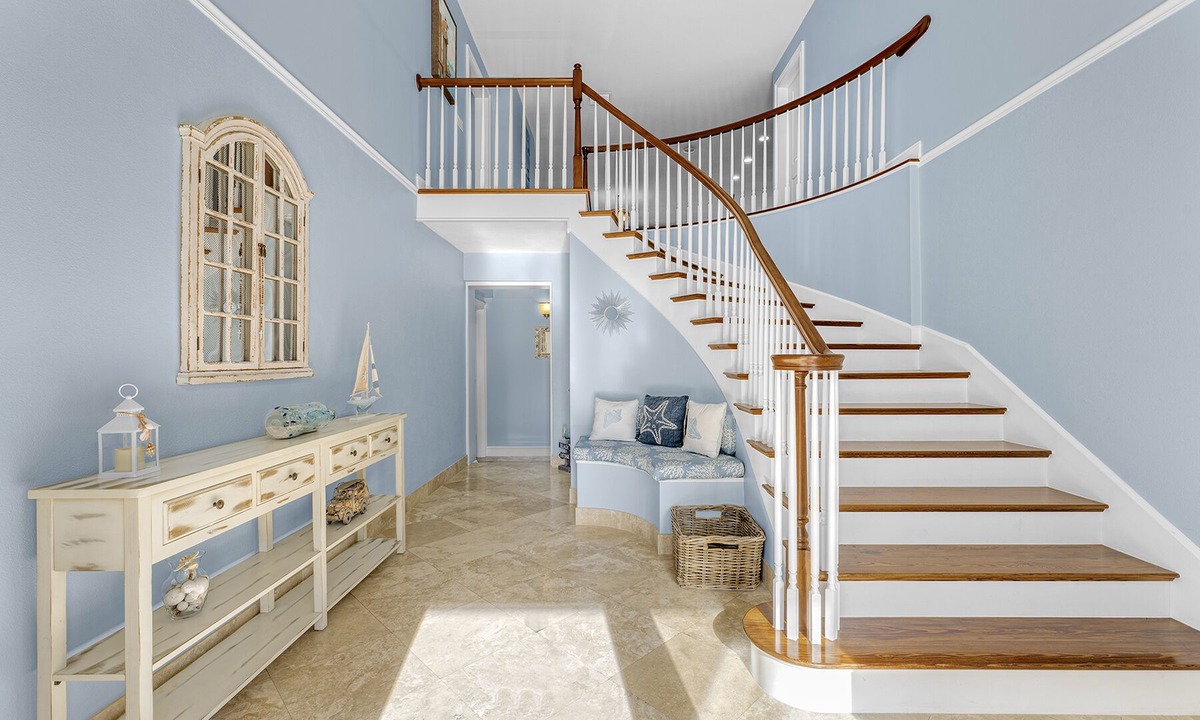 Tavernier Villa | Spectacular 4 bedroom 4 1/2 bath villa on Tavernier Creek in Florida Keys.
