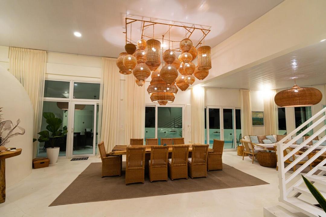 Barrio El Paraiso Villa | Casa Sofia 19 Guests, Steps From The Sea