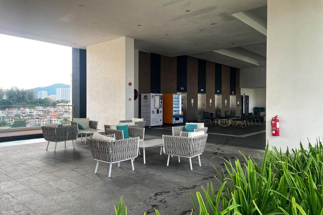George Town Apartment | Le Cozy Cabin - 2B2R SeaCity View Infinity Pool