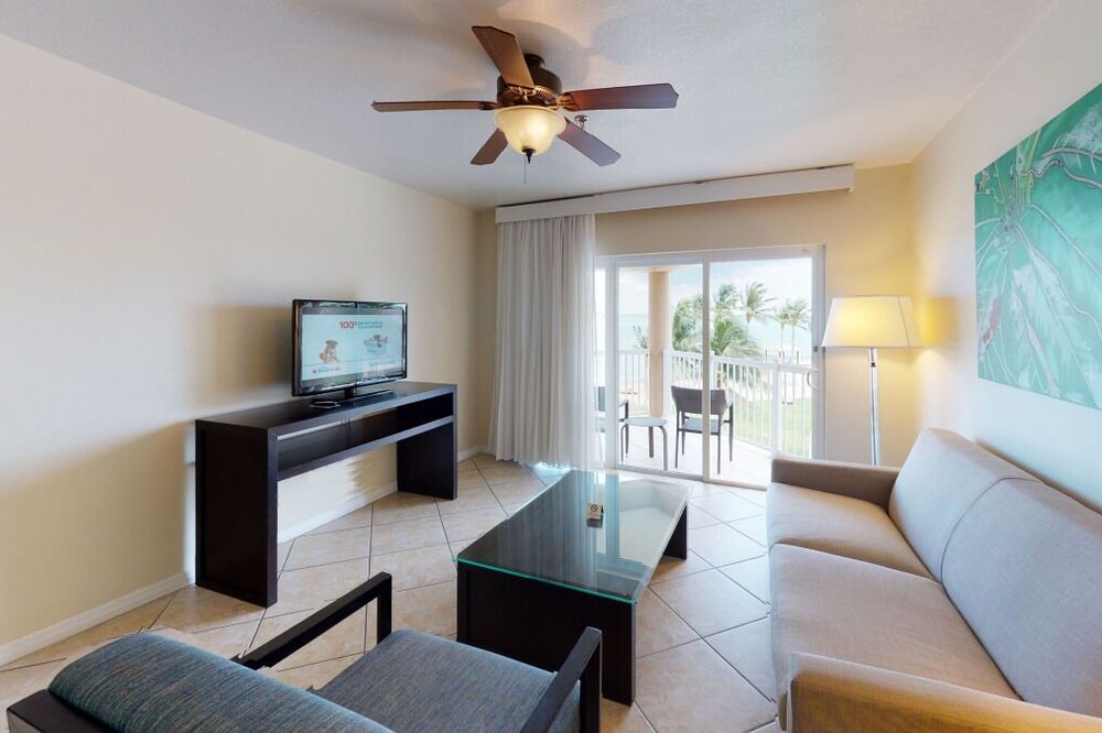 Photo of Livingroom in Crystal Harbour