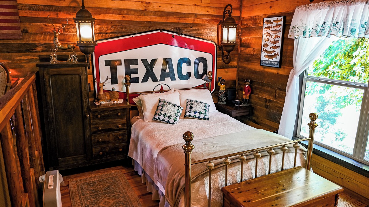 Photo of Bedroom in Tellico Plains