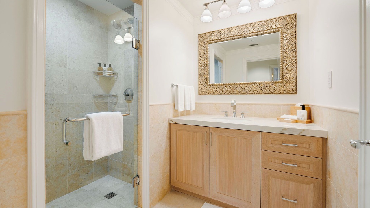 Photo of Bathroom in Seven Mile Beach