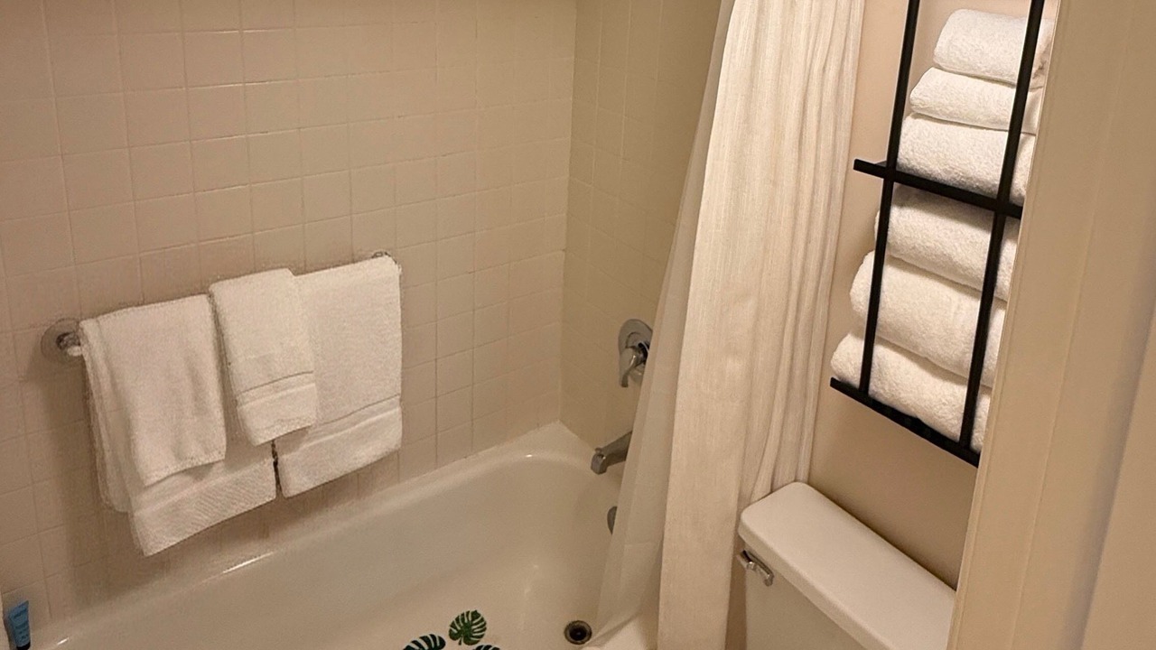 Photo of Bathroom in Park Shore