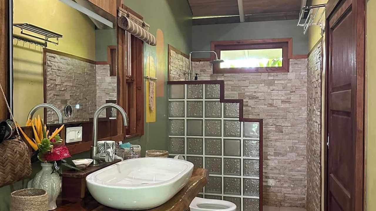 Photo of Bathroom in Teavaro