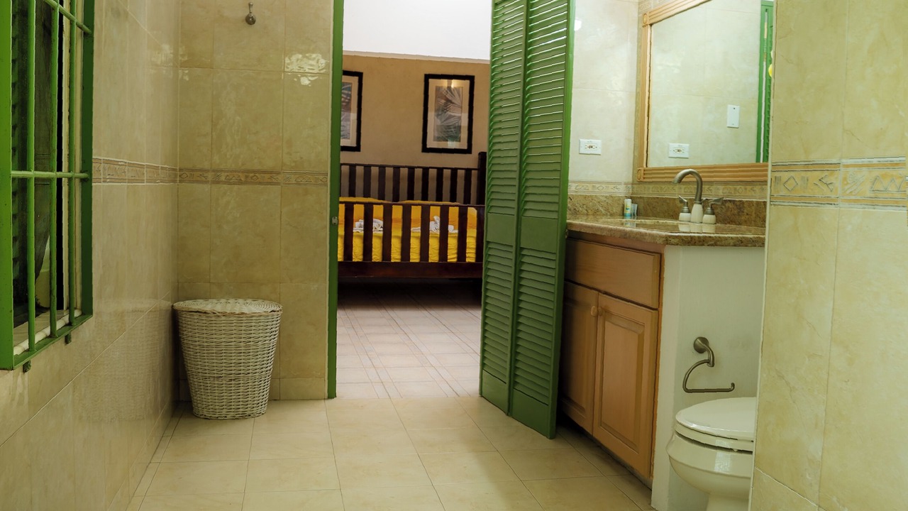 Photo of Bathroom in Maxwell Hill