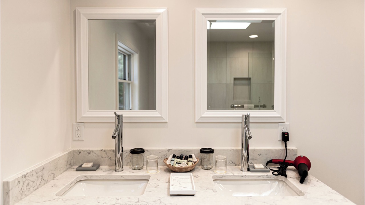 Photo of Bathroom in Shell