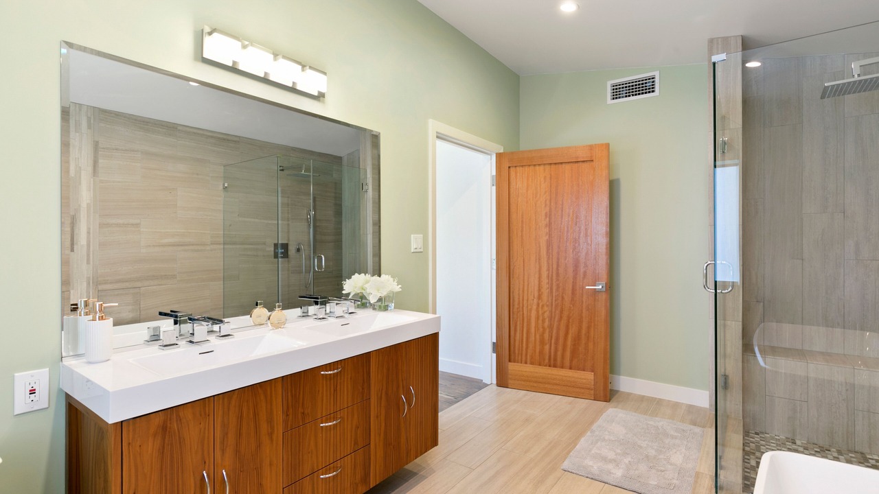 Photo of Bathroom in Hollywood Hills
