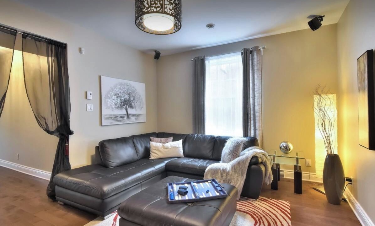 Photo of Livingroom in Cote-Des-Neiges—Notre-Dame-De-Grace