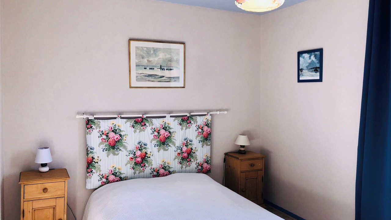 Photo of Bedroom in Dragey-Ronthon