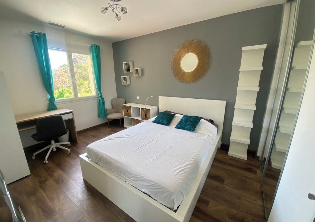 Photo of Bedroom in Roquefort-les-Pins
