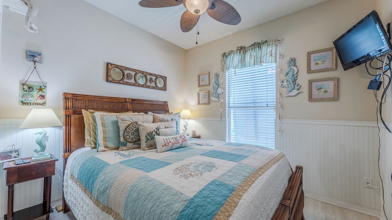 Photo of Bedroom in Crystal Beach
