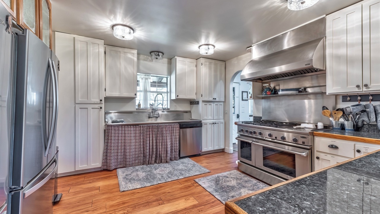 Photo of Kitchen in Cottonwood