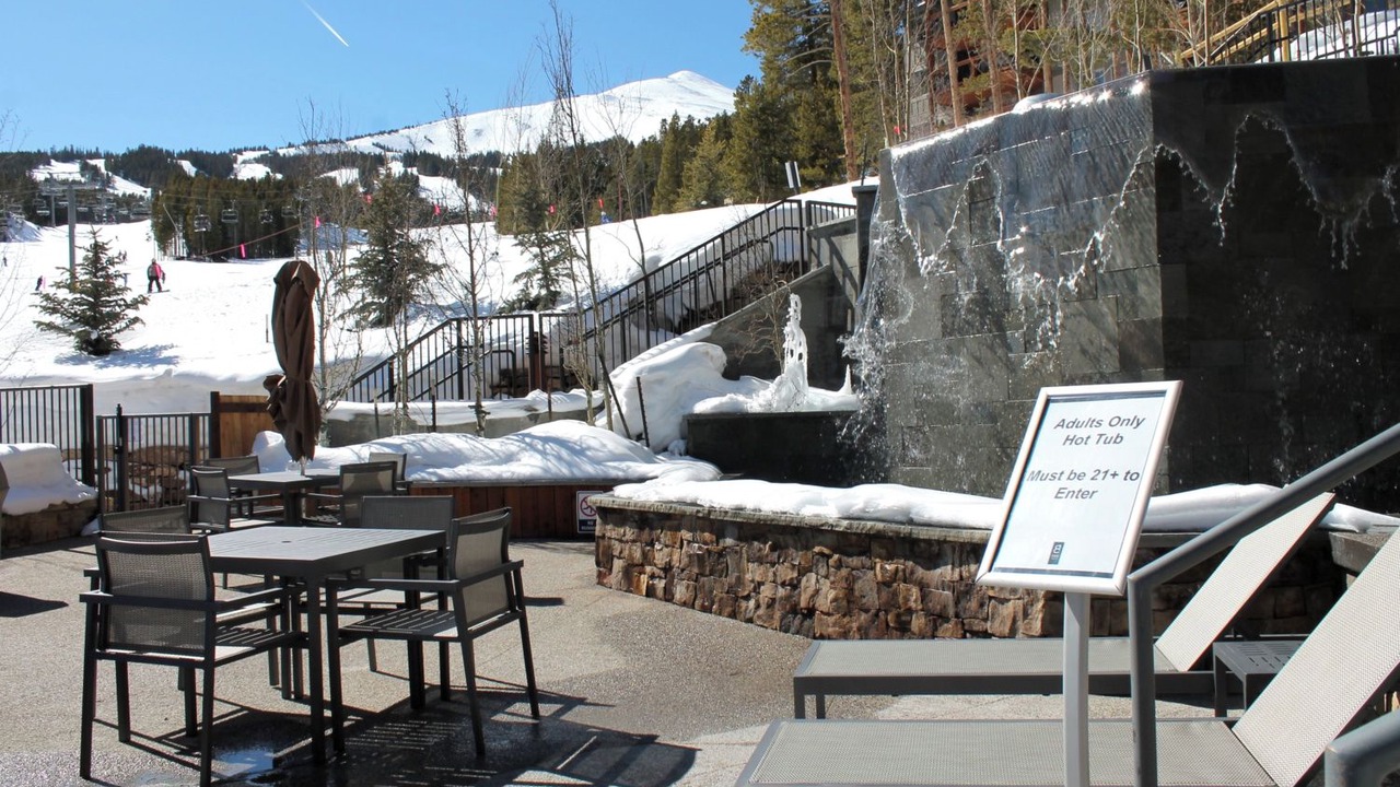 Photo of Outdoor in Peak 8