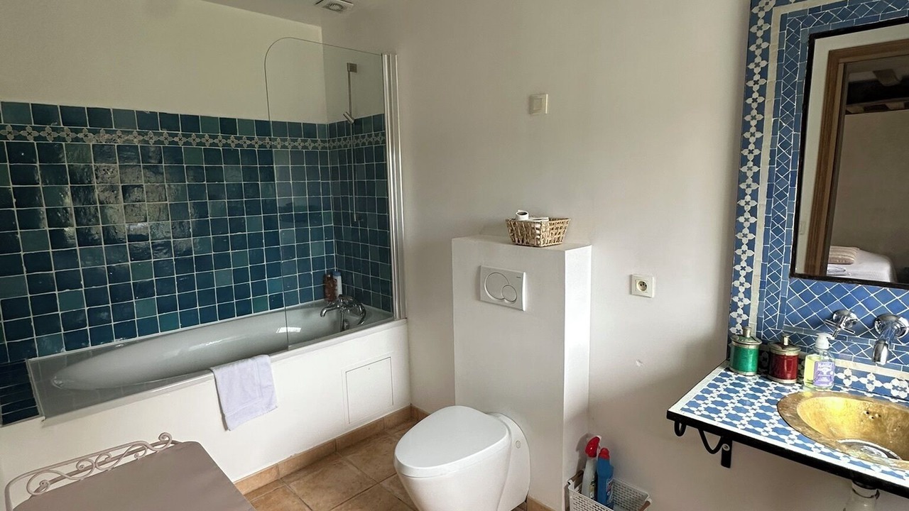 Photo of Bathroom in Chambray