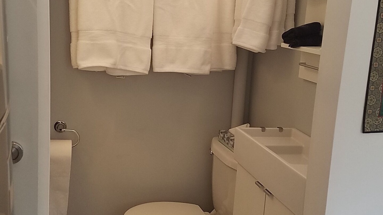 Photo of Bathroom in Lyons