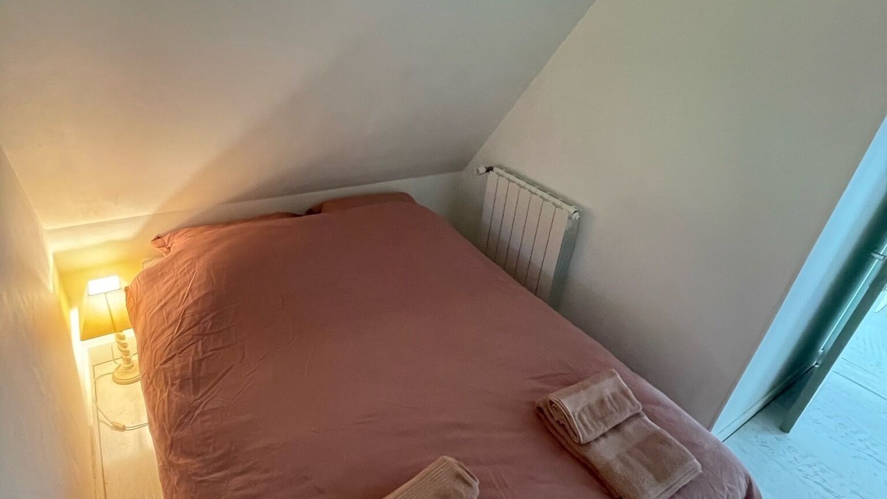 Photo of Bedroom in Crasville-la-Rocquefort