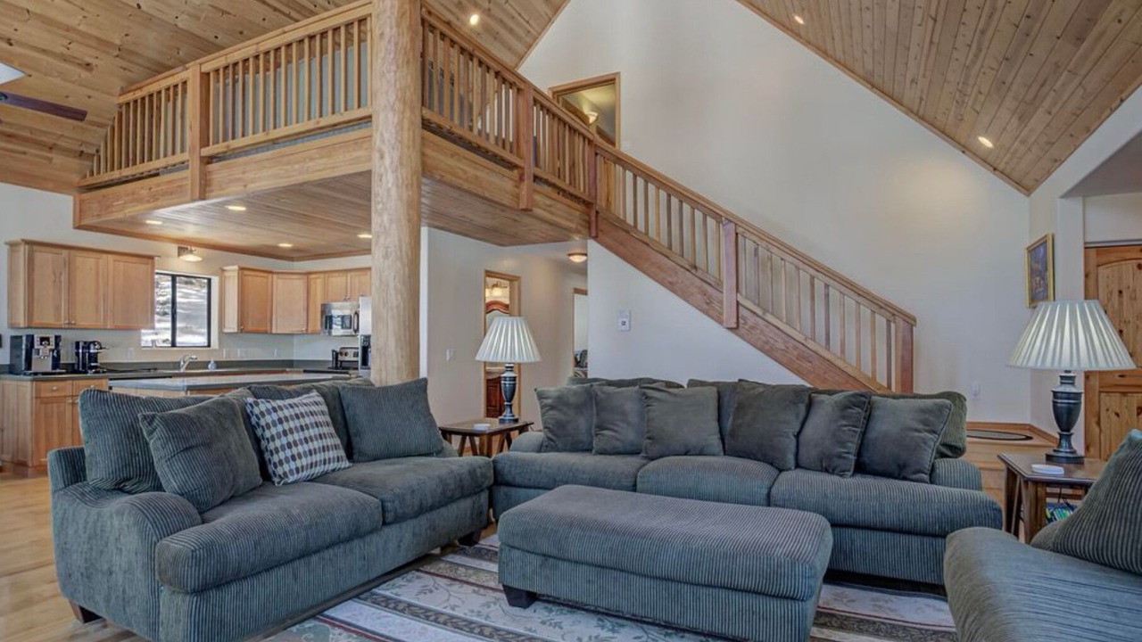 Photo of Livingroom in Christopher Creek