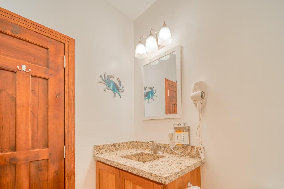 Photo of Bathroom in Antoneys Cay