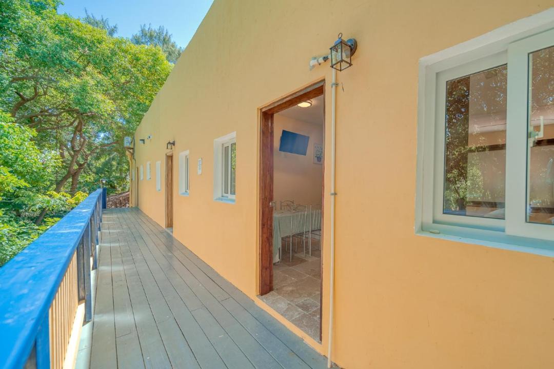 Photo of Patio Balcony in Antoneys Cay