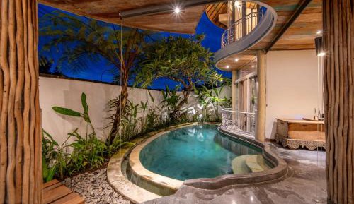 Superior Three-Bedroom Pool Villa with Private Kitchen