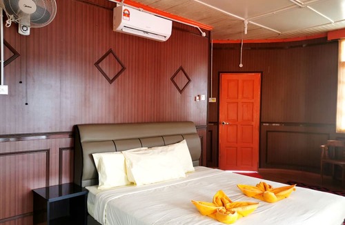 Kampung Pasir Hantu Ski Chalet | Villamas Perhentian Resort