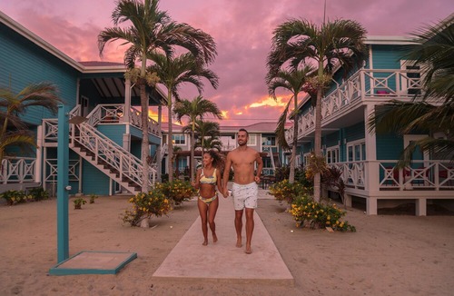 Placencia Resort | Oceanfront Studio w/ WiFi & Balcony - Steps to Private Beach, Dining, & Shops