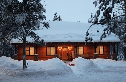 Ashton Cabin | Cave Falls Family Hideaway - Sleeps 12 -Hot Tub -Newer -Yellowstone and Tetons