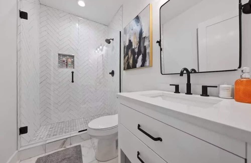 Italian Village Apartment | Jungle House Premier Residences – Downtown Columbus & Short North
