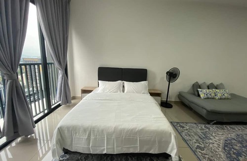 Seksyen 14 Apartment | Alinea BlueView Suites | 400m to LRT | Free Parking | Shah Alam | Pool | Wifi