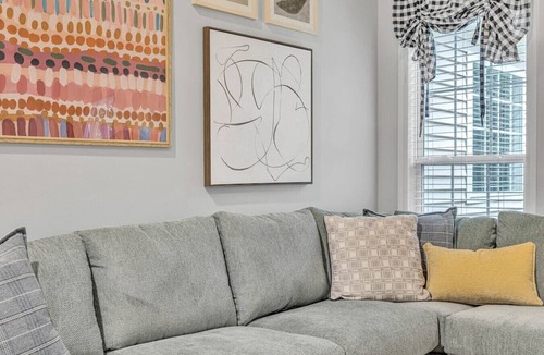 Spring Hill House | One-Level 3BR, Yard & Firepit