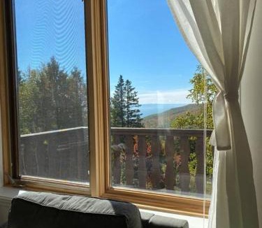 Petite-Riviere-Saint-Francois Ski Chalet | Chalet «L'Autrichien» de Charlevoix