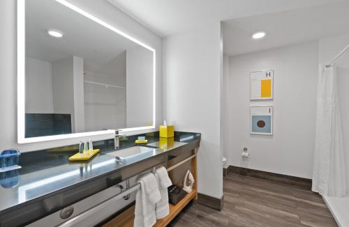 Northwest Everett Hotel | Hotel Indigo Seattle Everett Waterfront Place by IHG