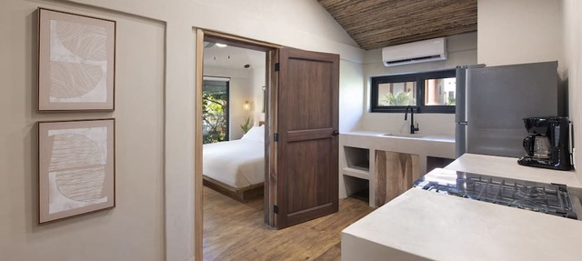 Arca Boutique Hotel in Roatan