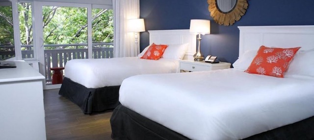 Your Home Away From Home! Free Parking and Bike Rental, Tennis Court, Hot Tub in Marathon