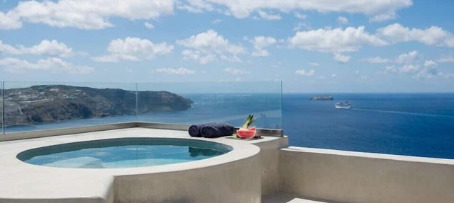 Caldera's Dolphin Suites in Santorini