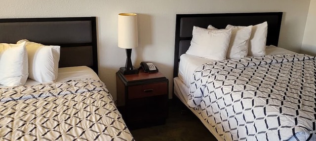 Smokey Point Motor Inn in Arlington