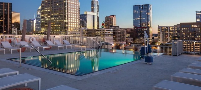 2BD/Austin - Full Kitchen, W/D, Balcony, Fire Pit! in Austin