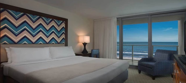 Gulf Side - 2 Bedroom - Marriott's Crystal Shores - Full Resort Access in Marco Island