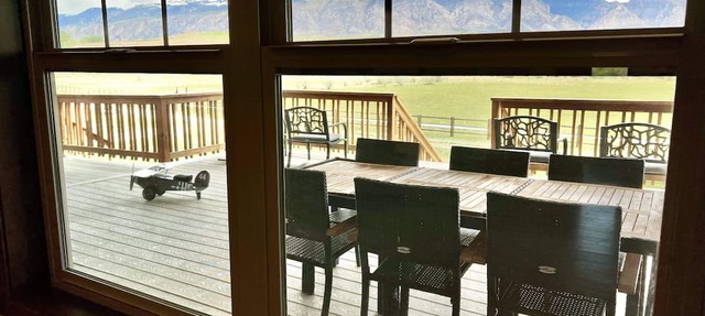 Wheels Up Cottage at Ever Sky Ranch, THE VIEWS! in Shell
