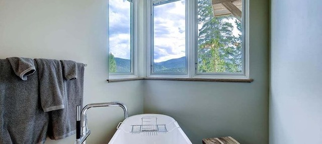 Sunrise Ski Haus: Peak 8 Breckenridge Home with Hot Tub and Views, Near Slopes in Breckenridge