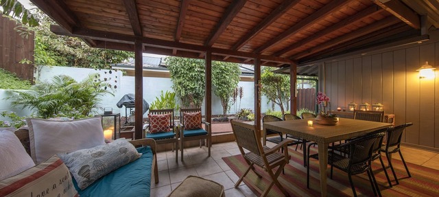 IDEALLY LOCATED, FABULOUS "HALE NANEA" Beach House- AC in Paia