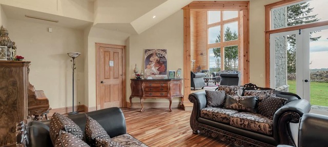 20,000+sq ft Luxury Castle - Great for Groups, Gatherings, & Reunions! in Arlington