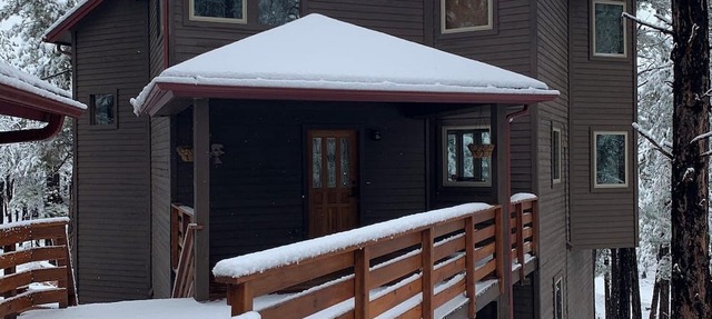 Million Dollar Exclusive Cabin On 5 Acres, 3 Mi from downtown in Flagstaff