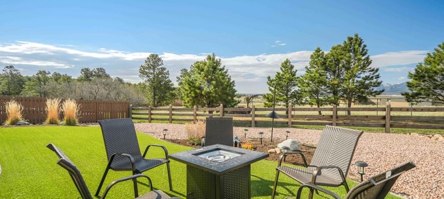 Mountain Breeze! Fire Pit, Air Hockey & Views! in Monument