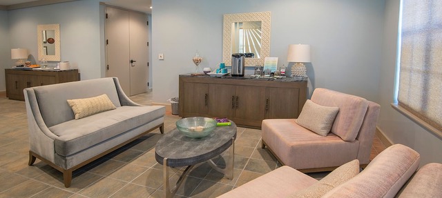 Island Junior Suite w/Dolphin Encounters & Pools in Duck Key