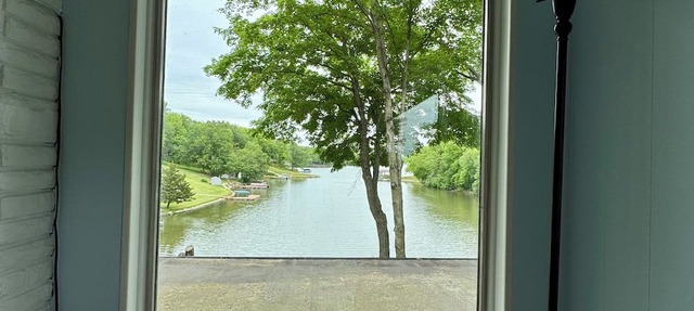 4-bedroom house on Lake Wee-Ma-Tuk across from the Golf Course! in Cuba