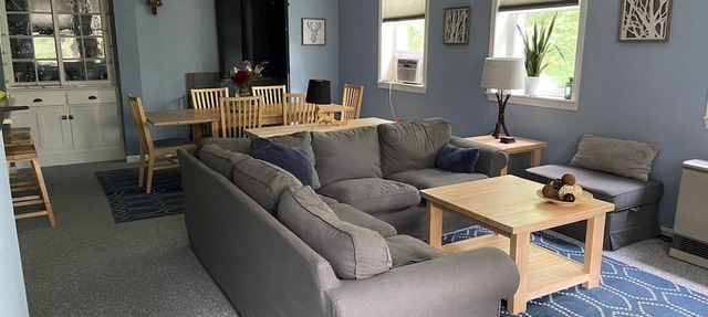 Cozy Condo in Heart of White Mtns! On the Kanc! Walk to Dinner! in North Woodstock