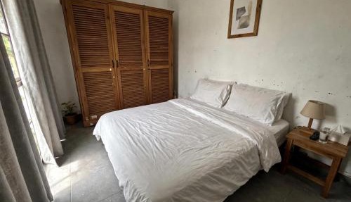 riski tulen guest house in Tegal
